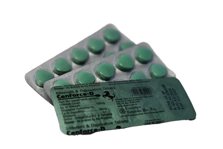 Cenforce-D – blisteri sa zelenim film tabletama i deklaracijom na poleđini.